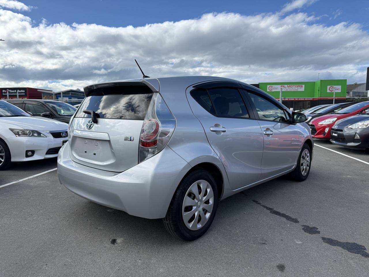 2014 Toyota Aqua Hybrid