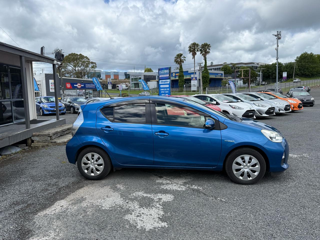 2014 Toyota Aqua Hybrid