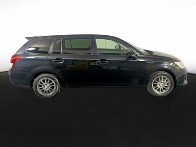 2013 Toyota Corolla Fielder Hybrid