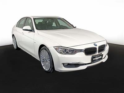 2012 BMW 328i Luxury