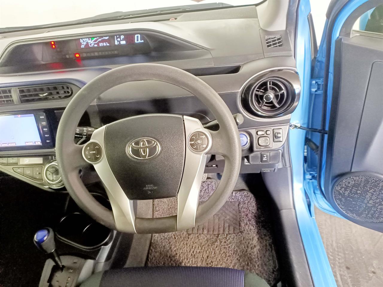 2015 Toyota Aqua Hybrid