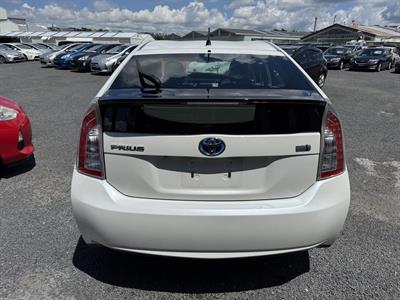 2014 Toyota Prius G Touring Selection