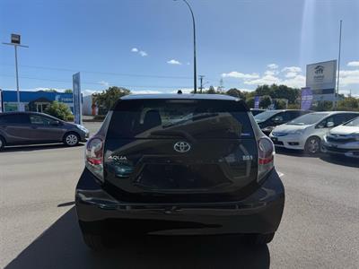 2013 Toyota Aqua Hybrid