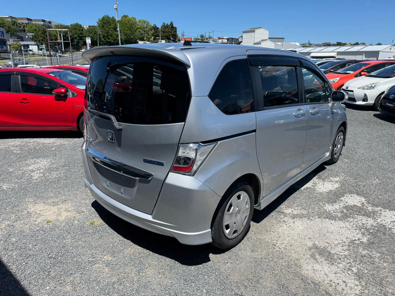 2013 Honda Freed Hybrid