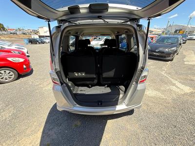 2013 Honda Freed Hybrid