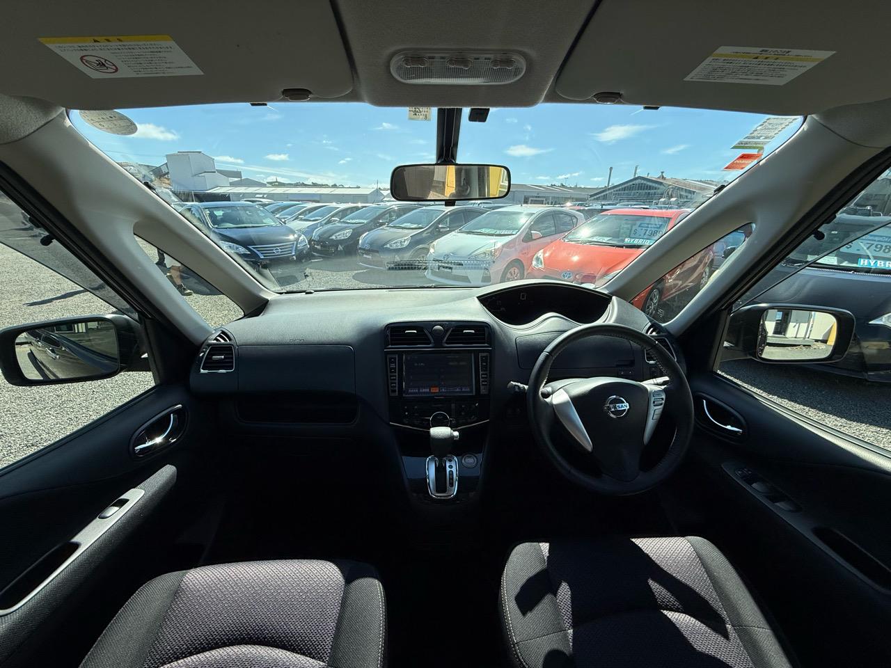 2013 Nissan Serena Hybrid