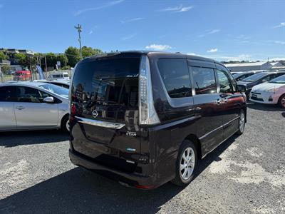 2013 Nissan Serena Hybrid