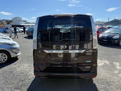 2013 Nissan Serena Hybrid