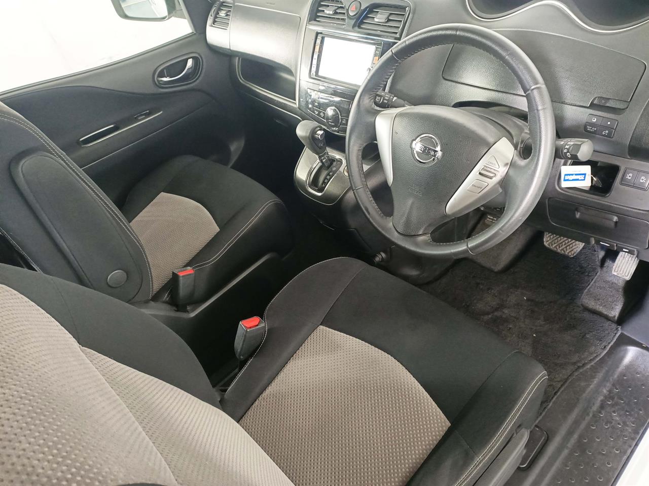 2012 Nissan Serena Hybrid