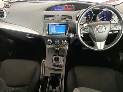 2013 Mazda Axela 3