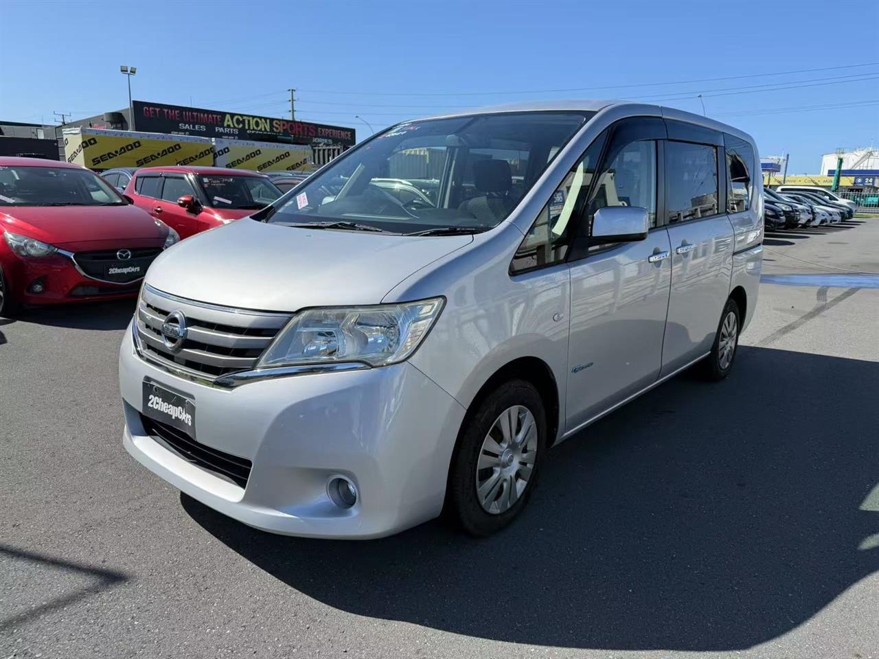 2013 Nissan Serena Hybrid