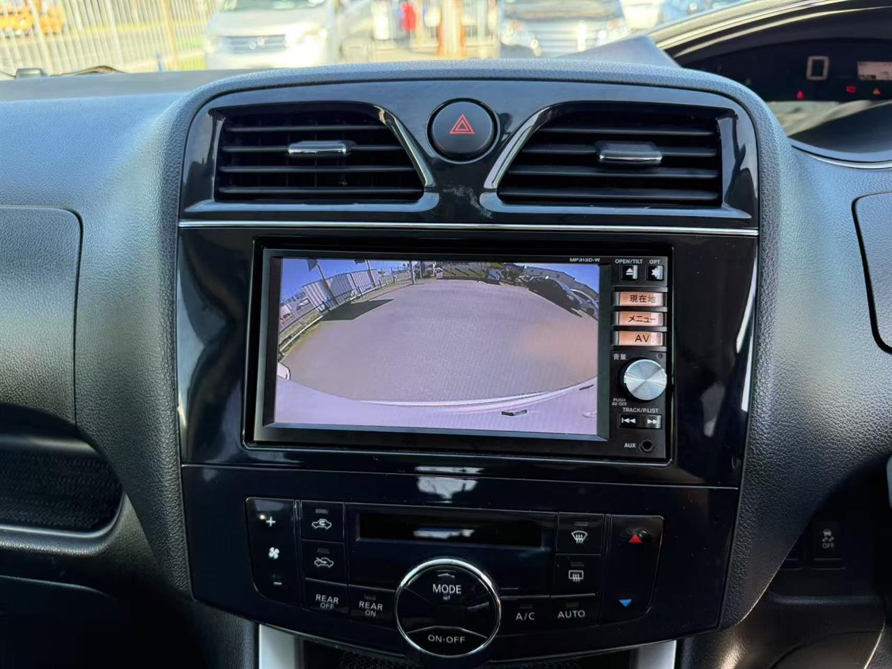 2013 Nissan Serena Hybrid