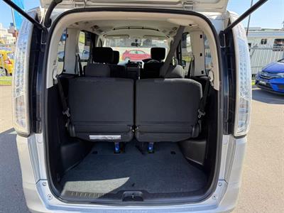 2013 Nissan Serena Hybrid