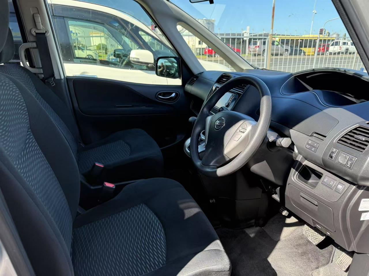 2013 Nissan Serena Hybrid