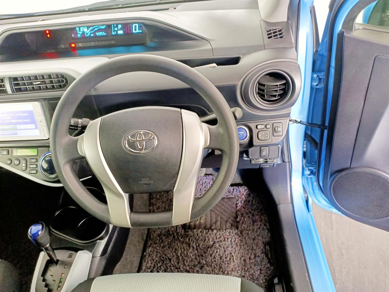 2013 Toyota Aqua Hybrid