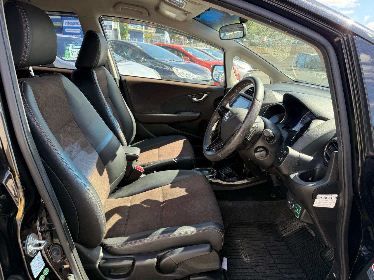 2014 Honda Fit Jazz Shuttle Hybrid