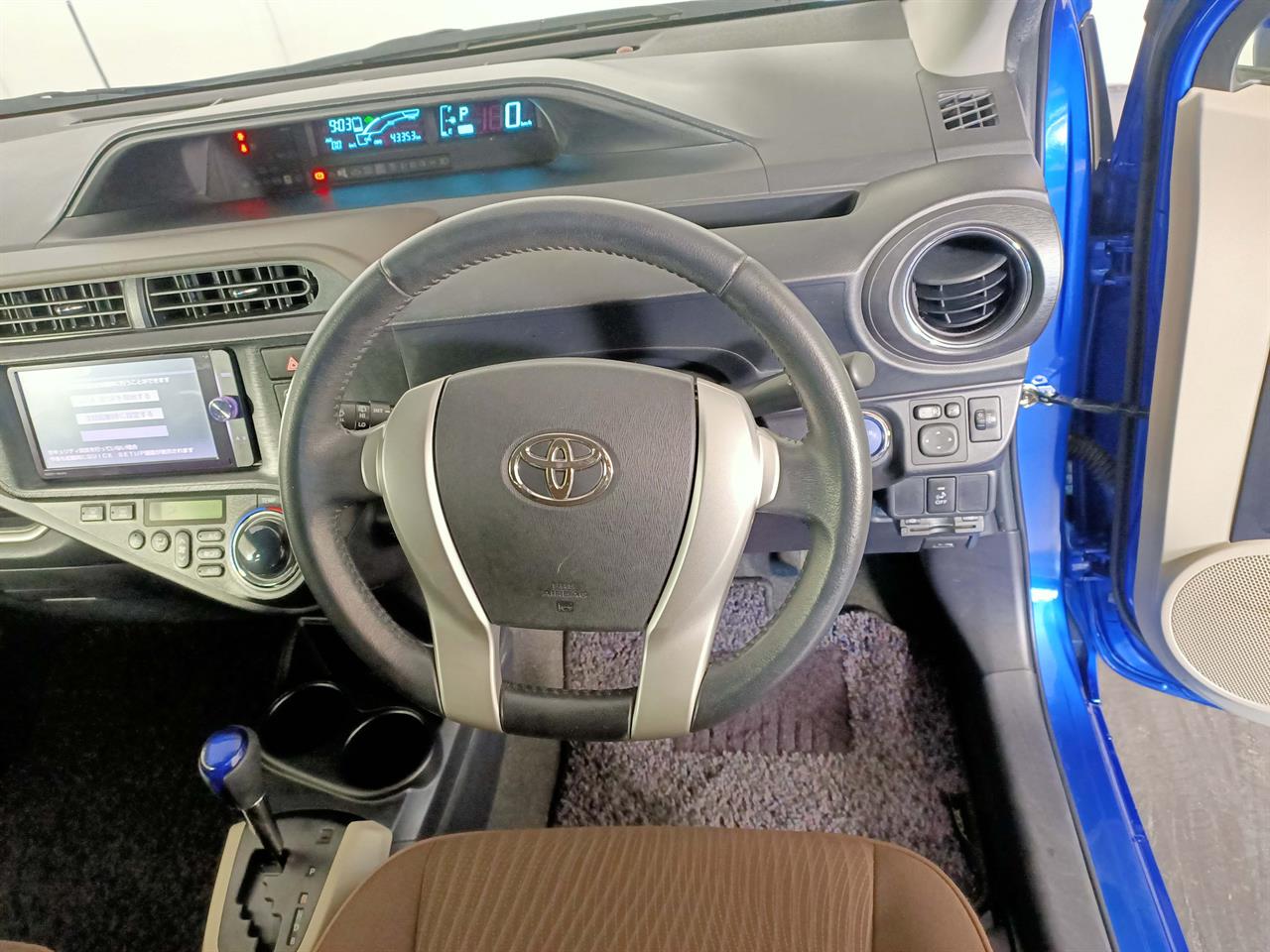 2014 Toyota Aqua Hybrid