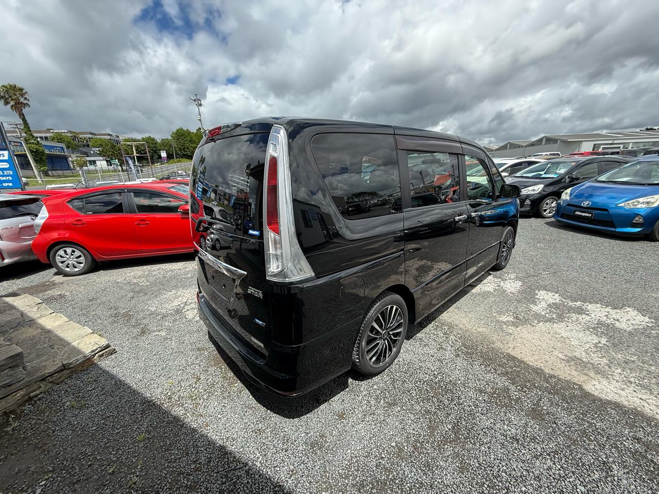 2012 Nissan Serena 