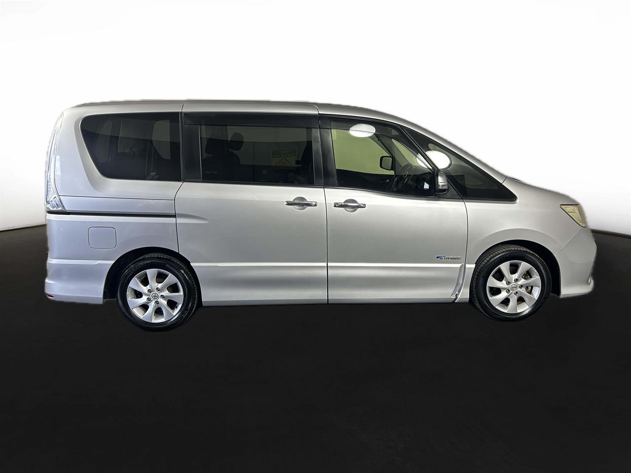 2012 Nissan Serena Hybrid