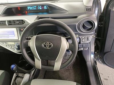 2014 Toyota Aqua Hybrid