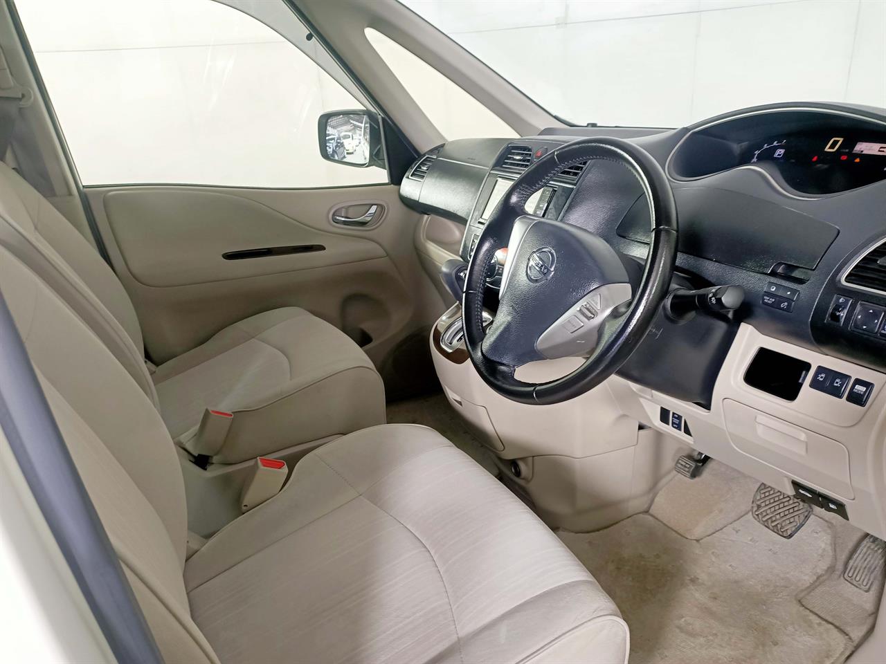 2012 Nissan Serena 