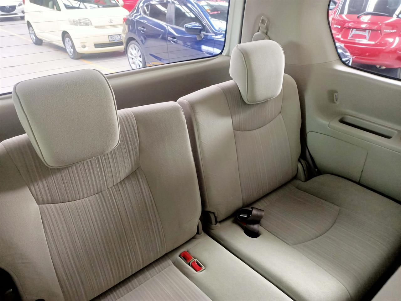 2012 Nissan Serena 