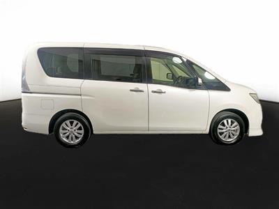 2012 Nissan Serena 