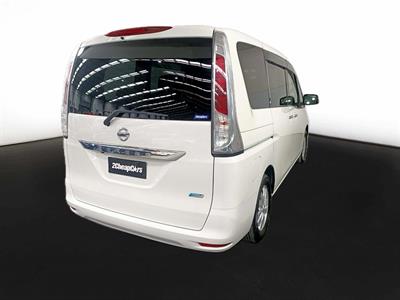 2012 Nissan Serena 