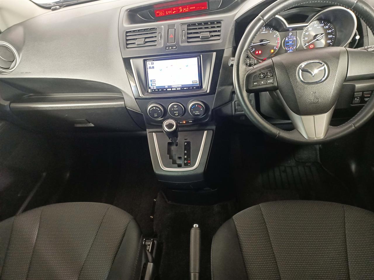 2013 Mazda Premacy 