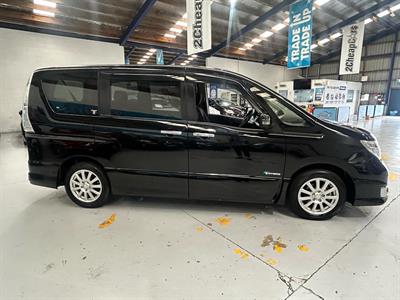 2014 Nissan Serena Hybrid