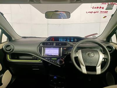 2014 Toyota Aqua Hybrid