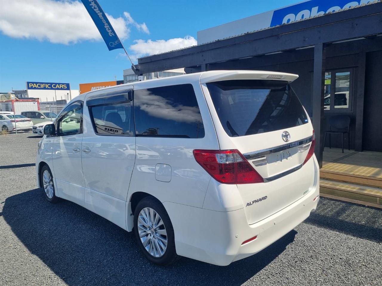 2012 Toyota Alphard 