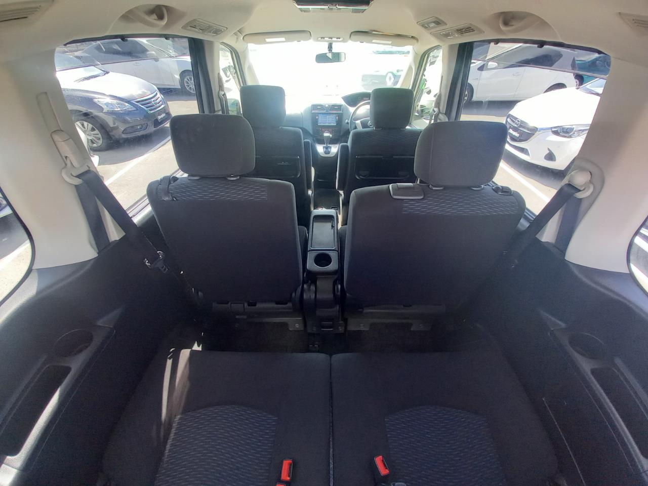 2013 Nissan Serena Hybrid