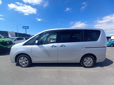 2013 Nissan Serena Hybrid