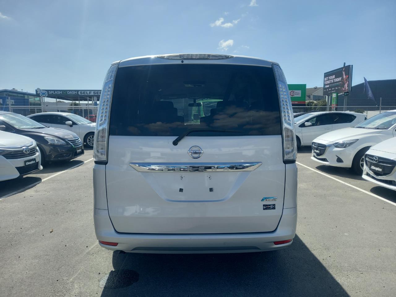 2013 Nissan Serena Hybrid