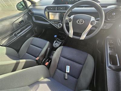 2015 Toyota Aqua Hybrid
