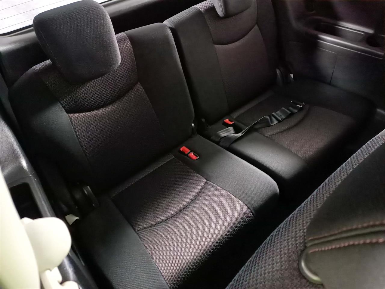 2012 Nissan Serena 