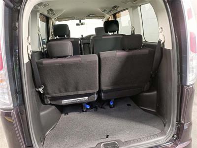 2012 Nissan Serena 