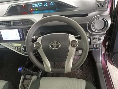 2014 Toyota Aqua Hybrid