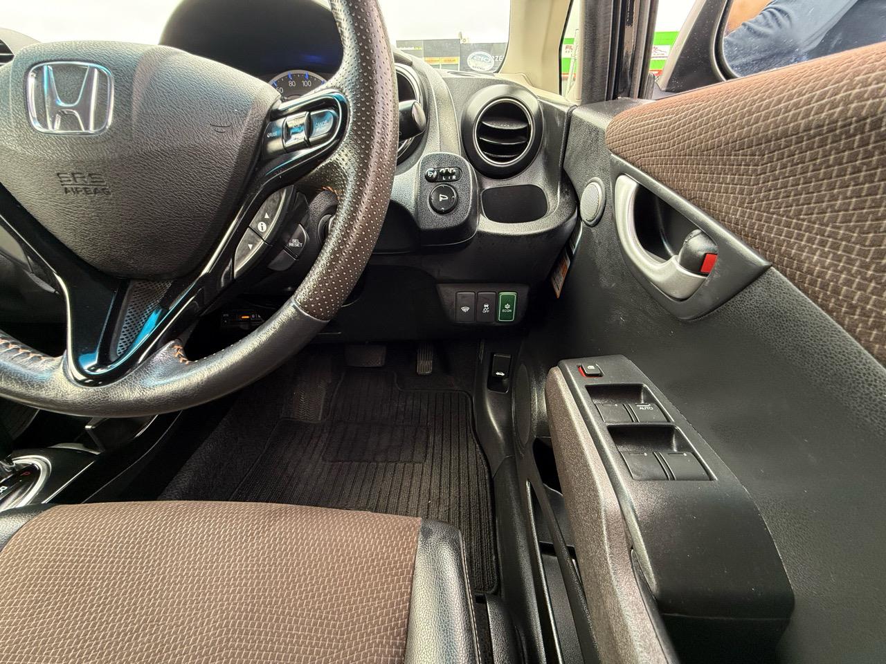 2012 Honda Fit Jazz Shuttle Hybrid