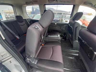 2012 Nissan Serena Hybrid