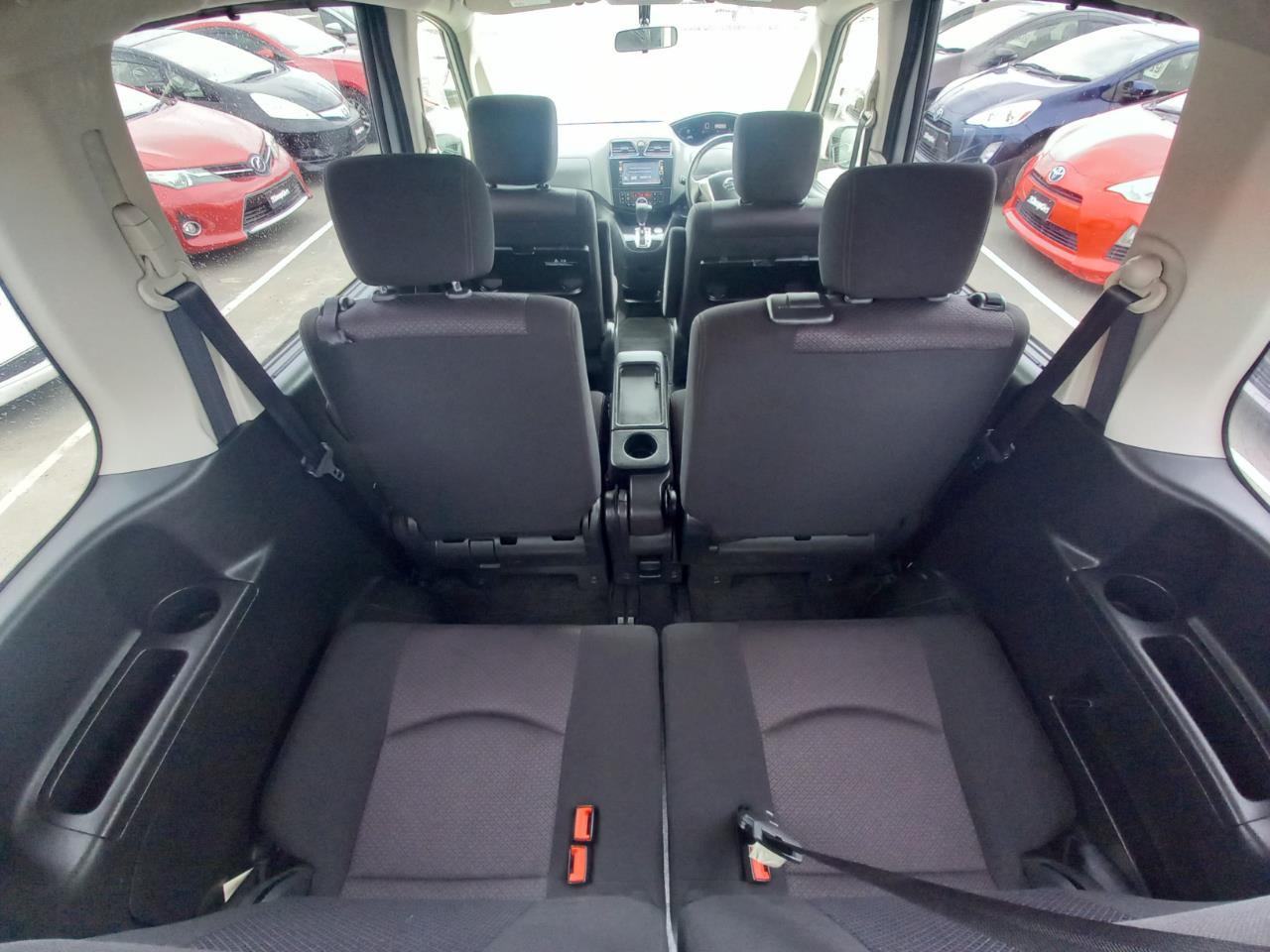 2012 Nissan Serena Hybrid