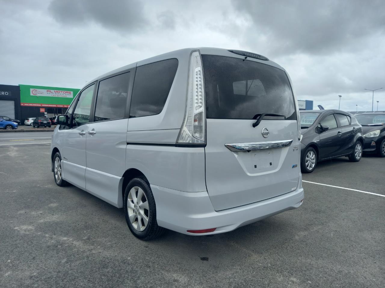 2012 Nissan Serena Hybrid