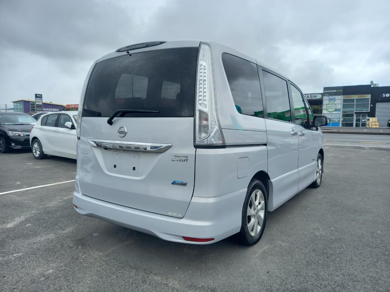 2012 Nissan Serena Hybrid