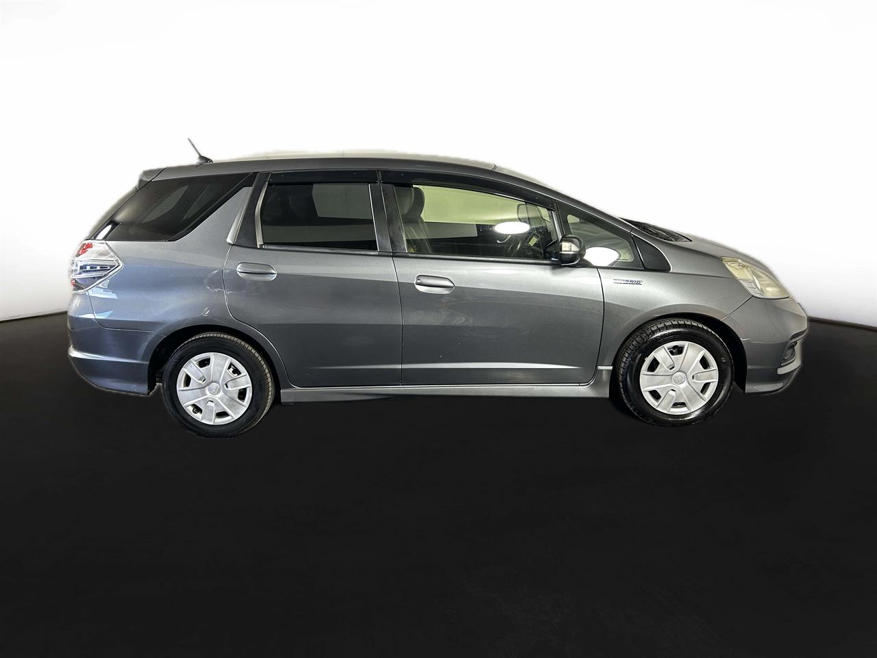 2013 Honda Fit Jazz Shuttle Hybrid