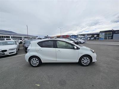 2014 Toyota Aqua Hybrid