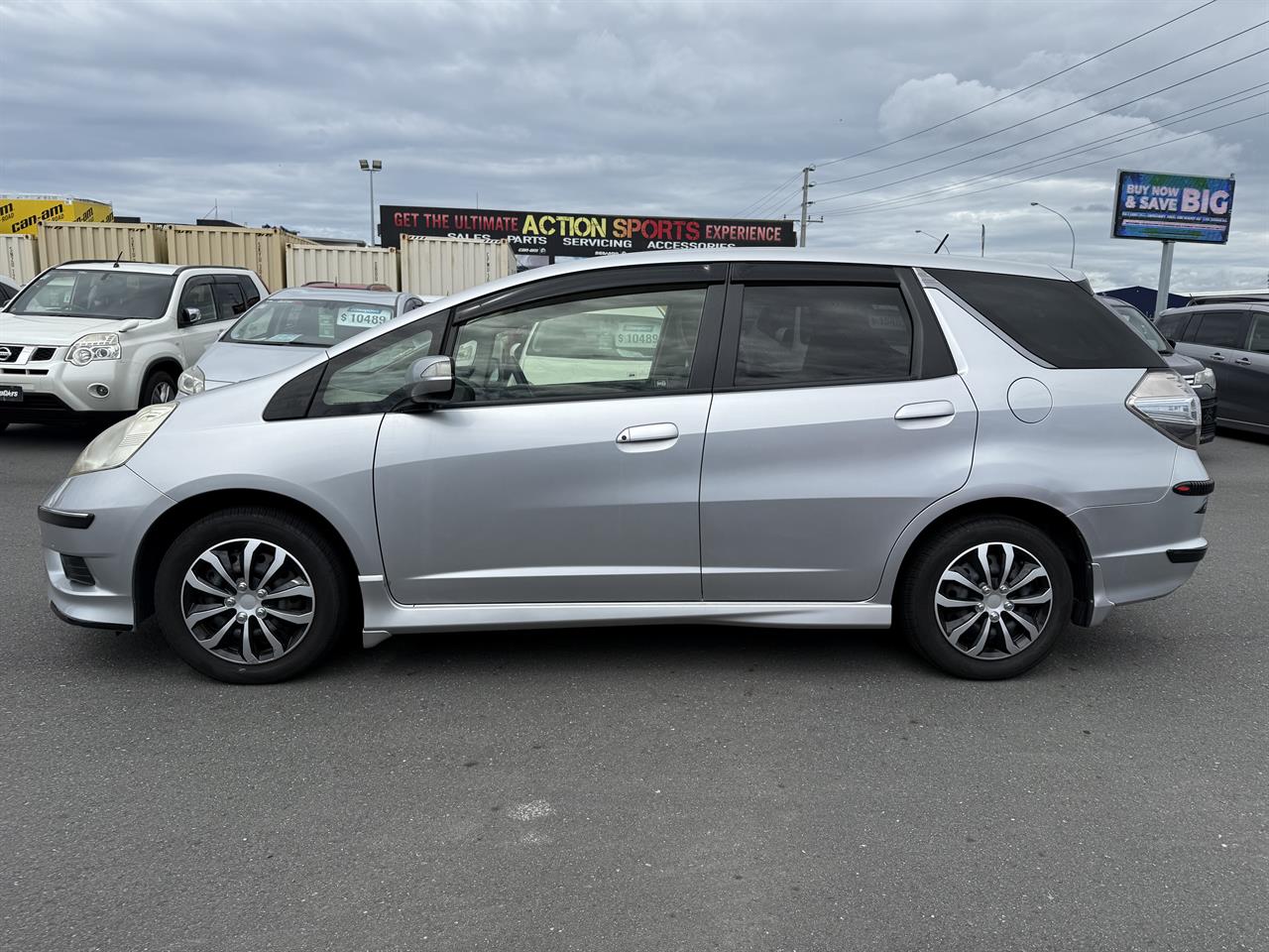 2012 Honda Fit Jazz Shuttle Hybrid