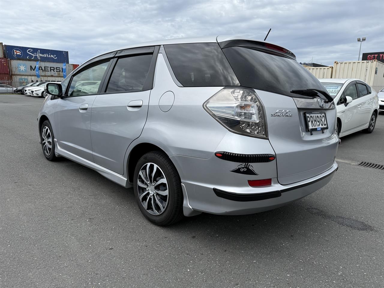 2012 Honda Fit Jazz Shuttle Hybrid