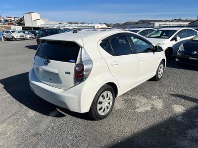 2013 Toyota Aqua Hybrid