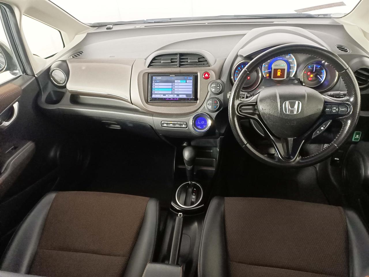 2012 Honda Fit Jazz Shuttle Hybrid